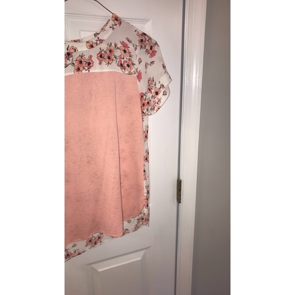 Floral Top - Picture 2 of 3
